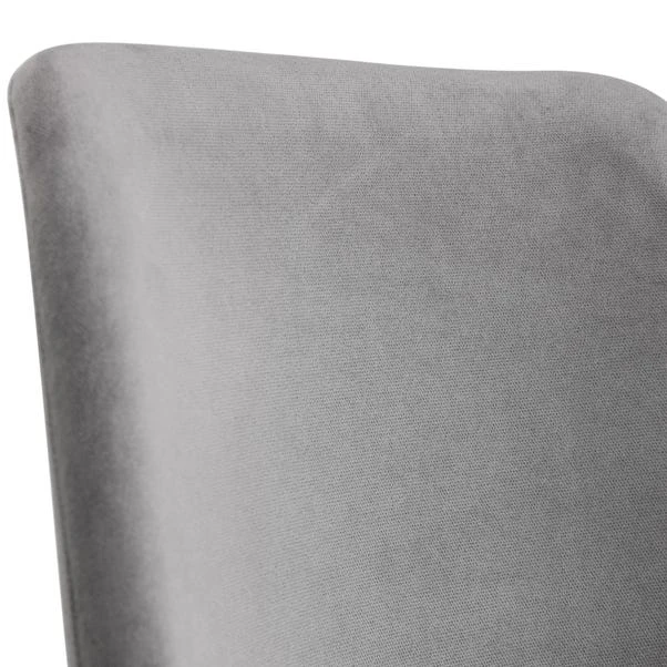 Chelsea 6 Seater Round Glass Top Dining Table With 6 Huxley Chairs - Image 6